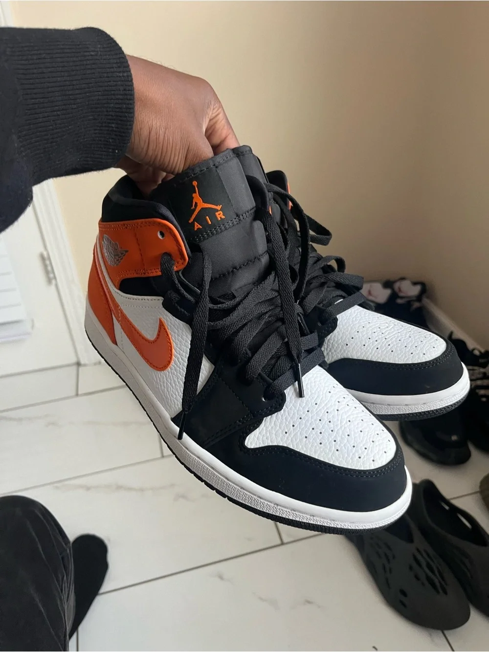 Jordan 1 Mid